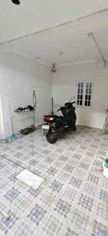 dijual rumah jalan leuwigajah
