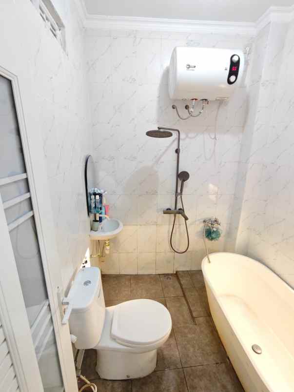 dijual rumah jalan leuwigajah