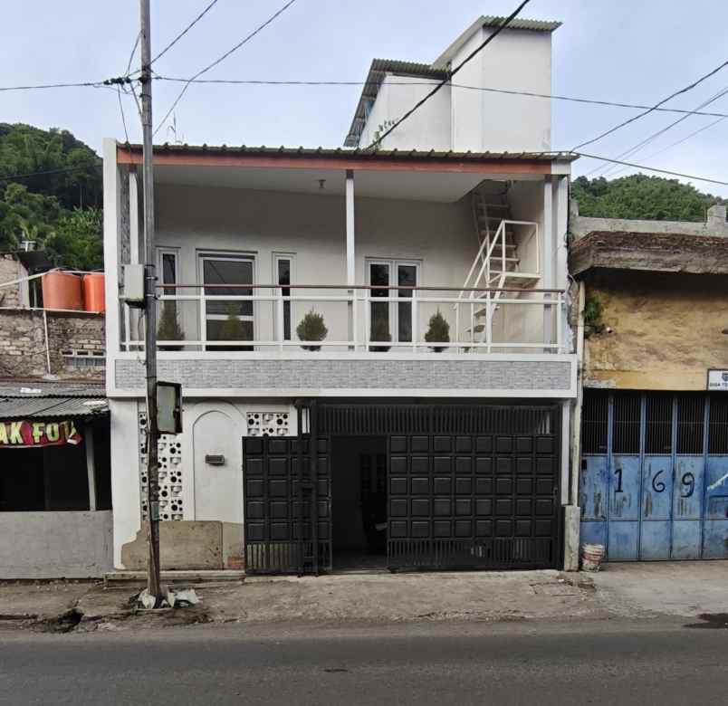 dijual rumah jalan leuwigajah