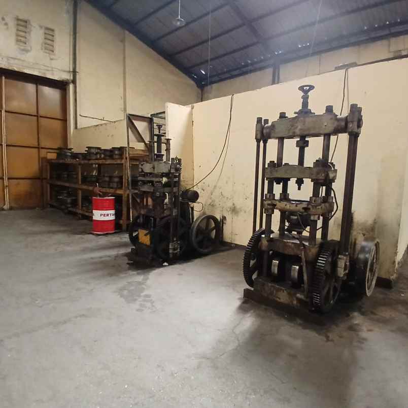 dijual rumah jalan margomulyo indah