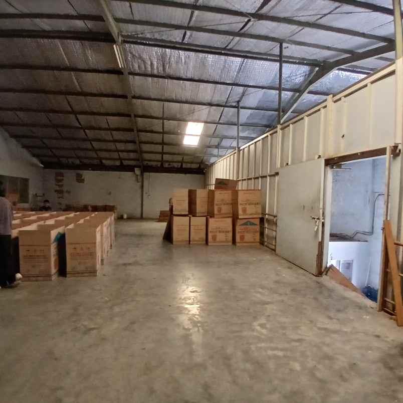 dijual rumah jalan margomulyo indah