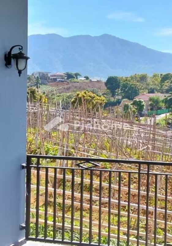 dijual rumah jalan propinsi kampung