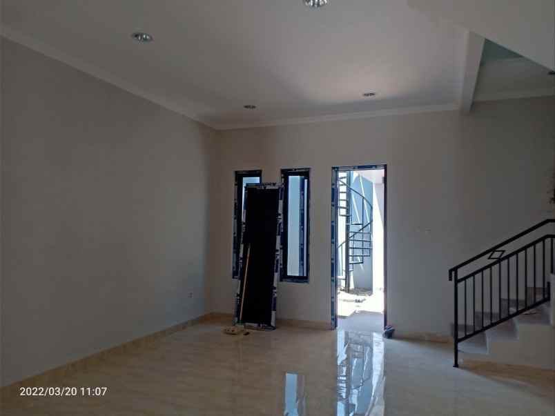 dijual rumah jalan ratna
