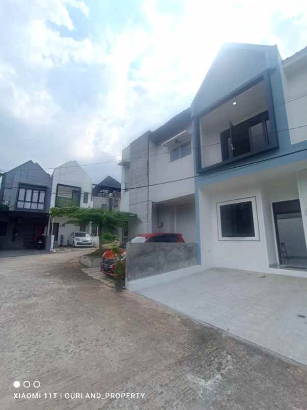 dijual rumah jalan raya cirendeu pondok