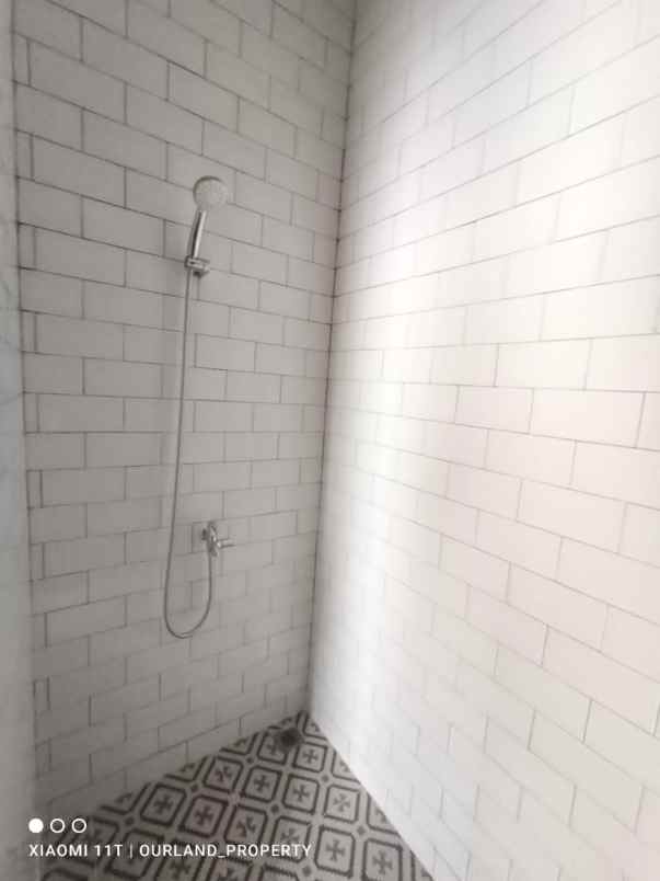 dijual rumah jalan raya cirendeu pondok