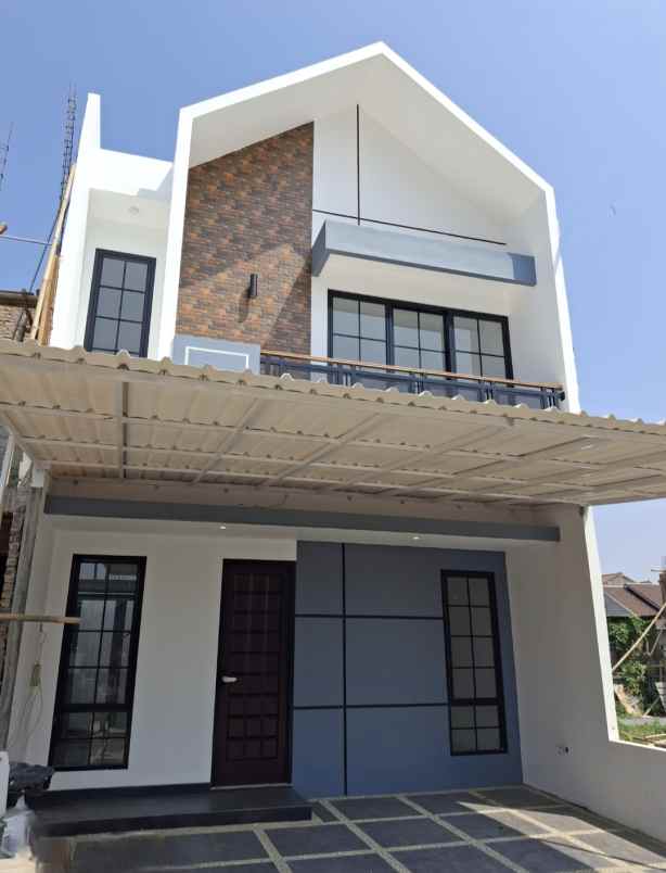 dijual rumah jalan raya mabes tni