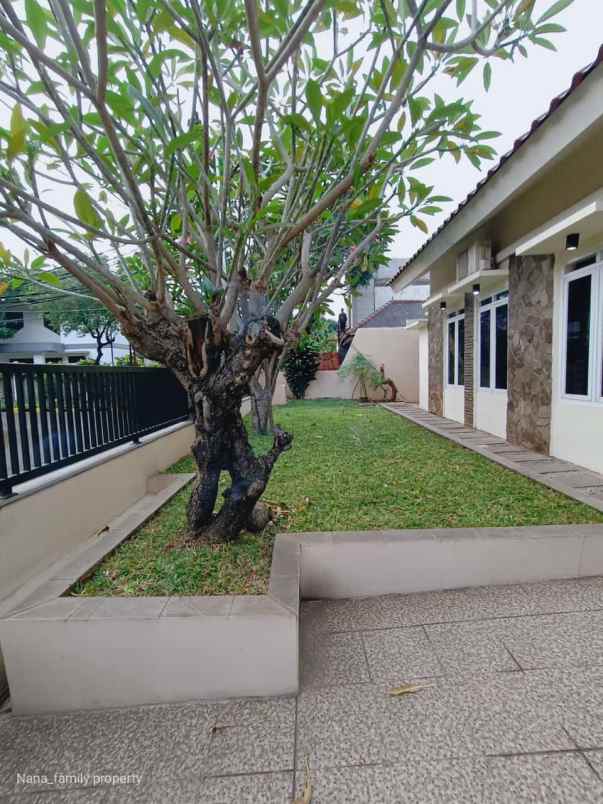 dijual rumah jalan raya pesanggrahan