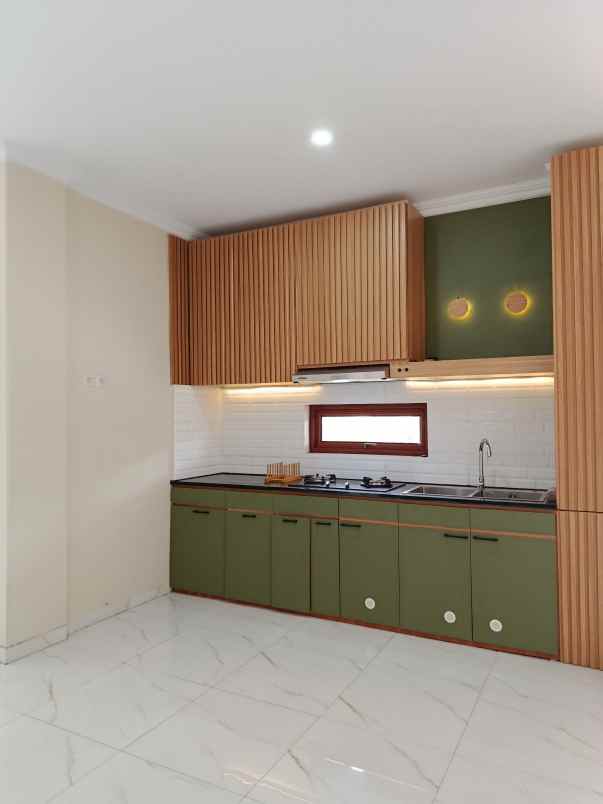 dijual rumah jalan raya umbul permai