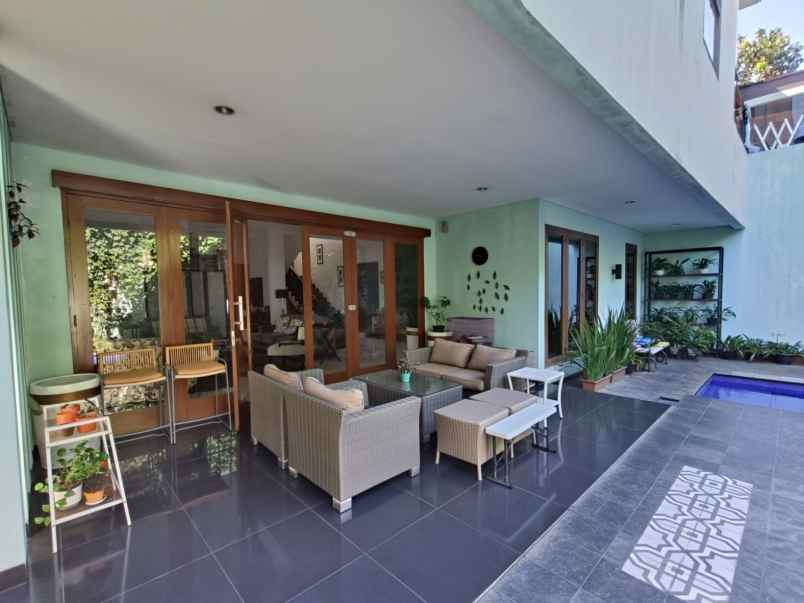 dijual rumah jalan siaga raya no 6