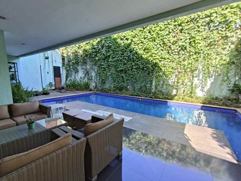 dijual rumah jalan siaga raya no 6