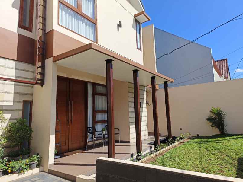 dijual rumah jalan siaga raya no 6