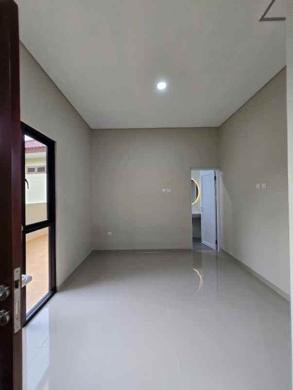 dijual rumah jatibening