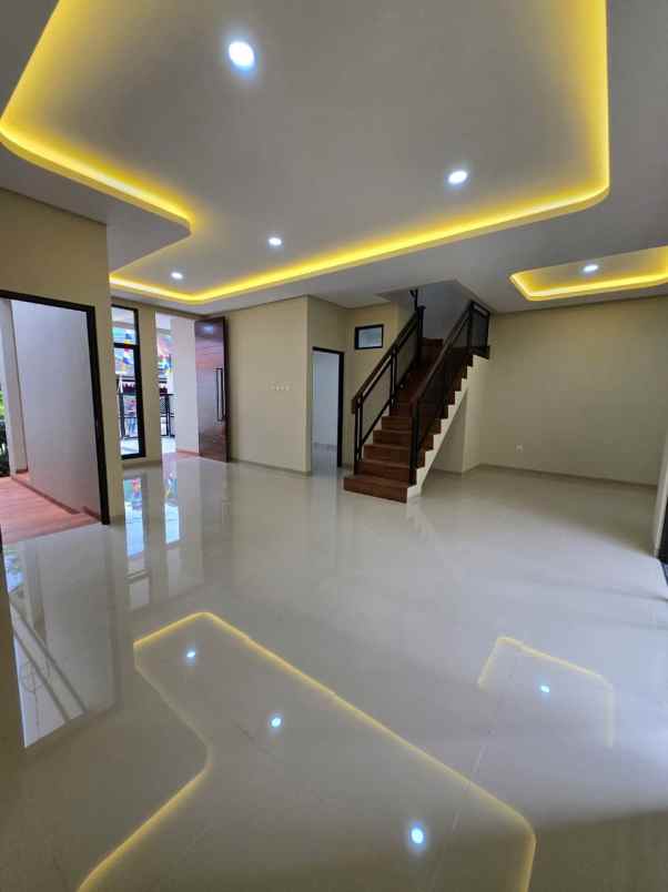 dijual rumah jatibening