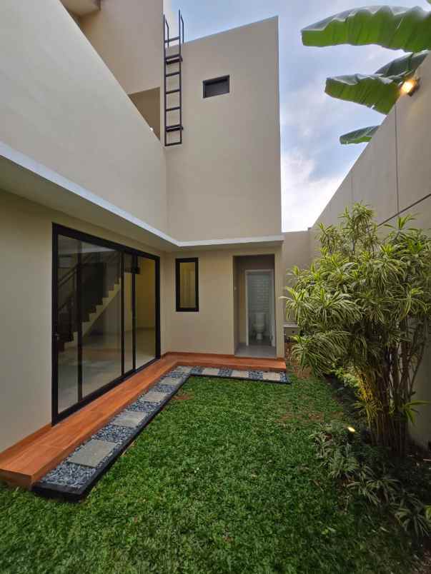 dijual rumah jatibening