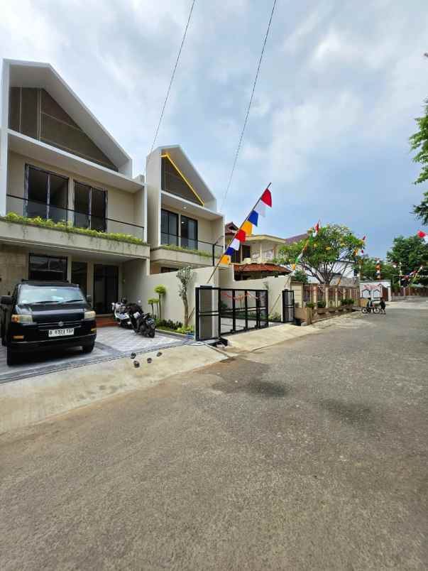 dijual rumah jatibening