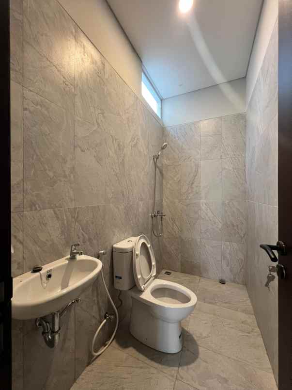 dijual rumah jatibening bekasi