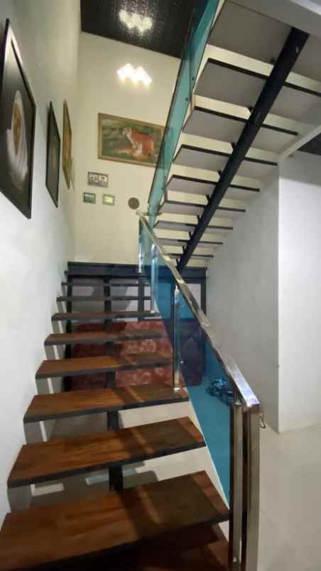 dijual rumah jatiemdah