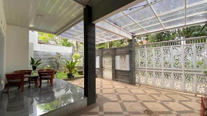 dijual rumah jatiemdah