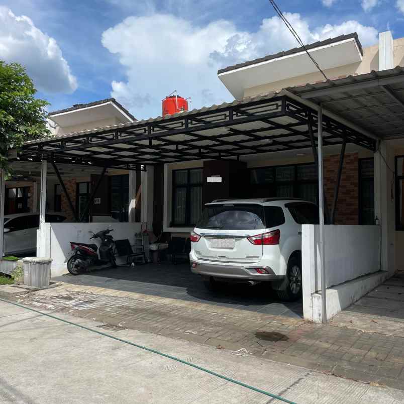 dijual rumah jl bolzano 08 blok wd 11