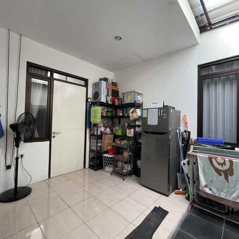 dijual rumah jl bolzano 08 blok wd 11