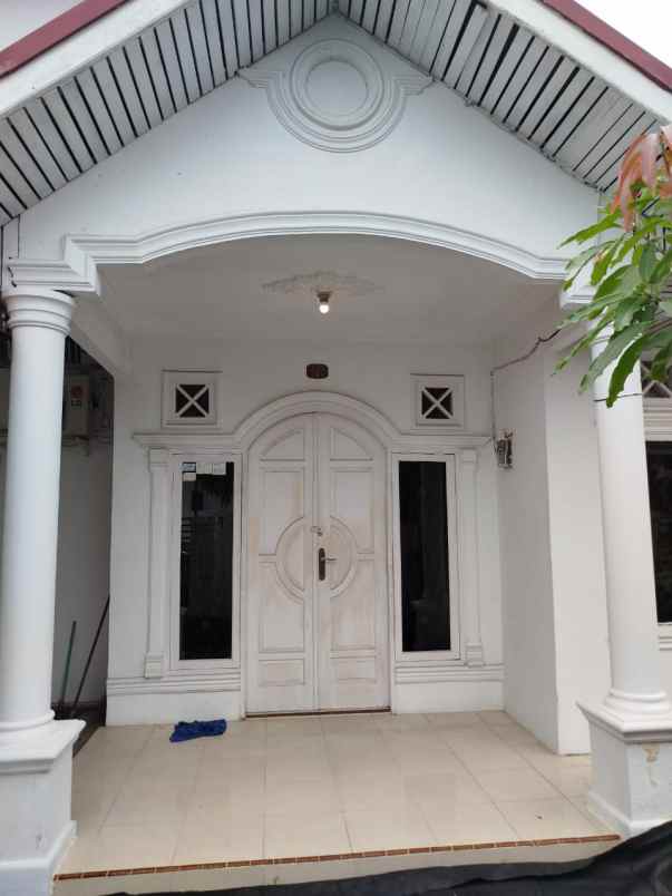 dijual rumah jl bukit barisan