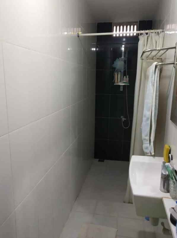 dijual rumah jl bukit barisan