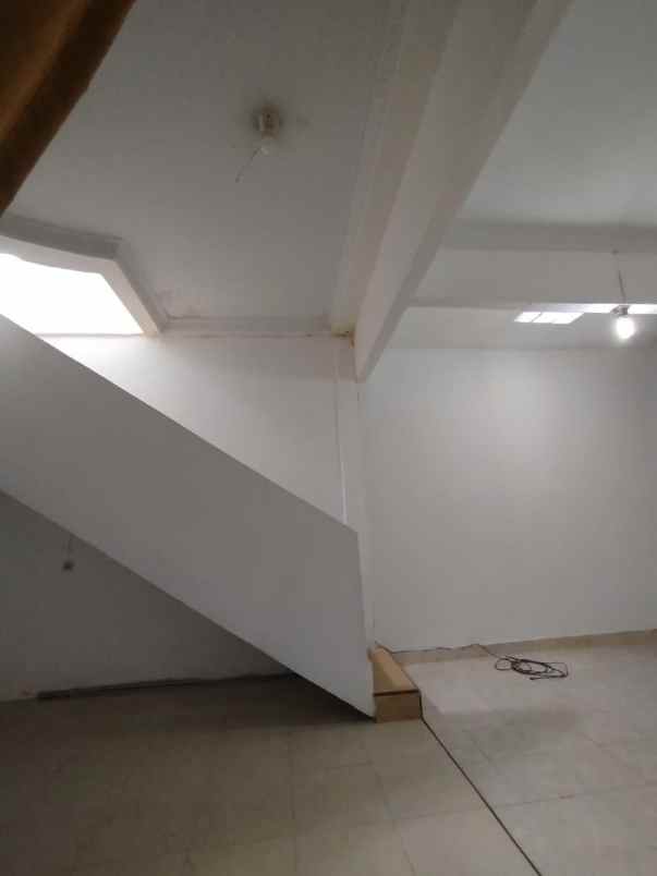 dijual rumah jl bukit barisan