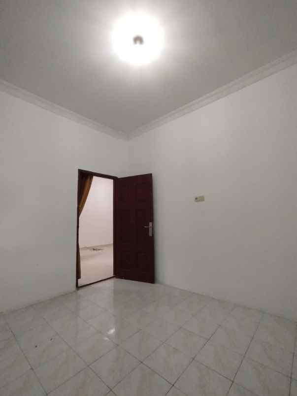 dijual rumah jl bukit barisan