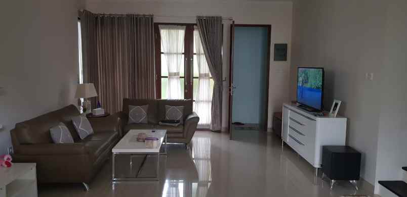 dijual rumah jl cendana rancamaya