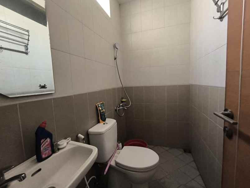 dijual rumah jl cigadung tengah dago