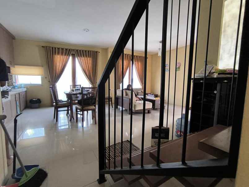 dijual rumah jl cigadung tengah dago