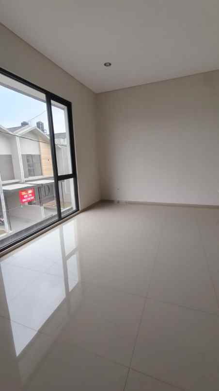 dijual rumah jl cimahi