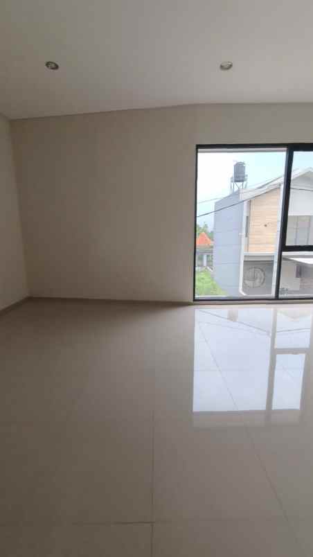 dijual rumah jl cimahi