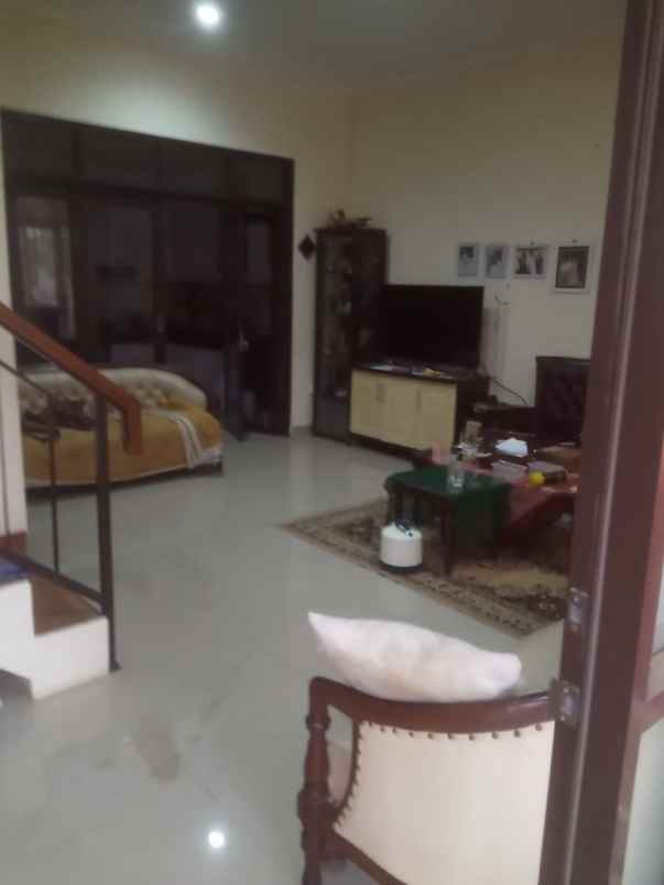 dijual rumah jl cipamokolan riung bandung