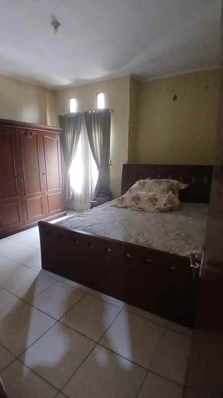 dijual rumah jl cisaranten baru