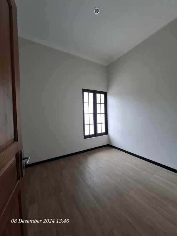 dijual rumah jl dawung