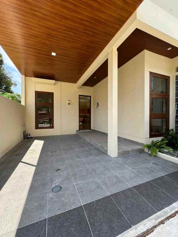 dijual rumah jl kaliurang km 12