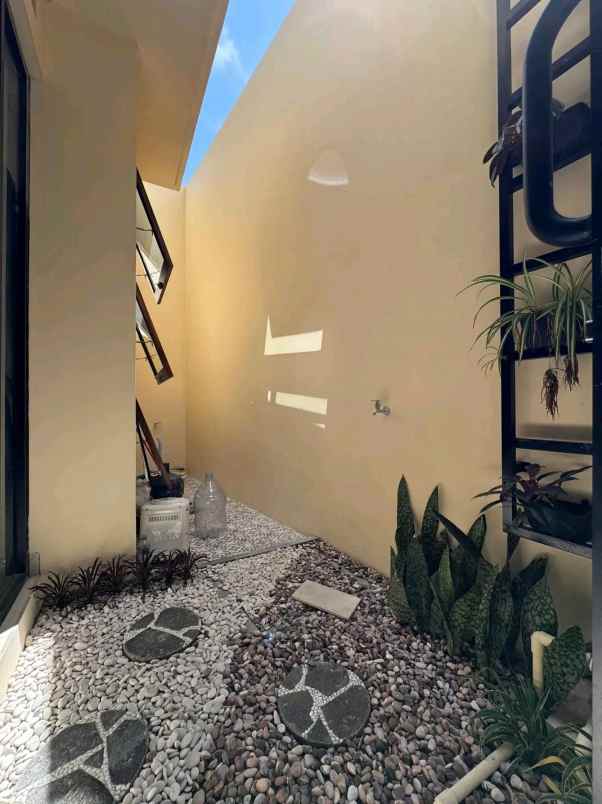 dijual rumah jl kaliurang km 12