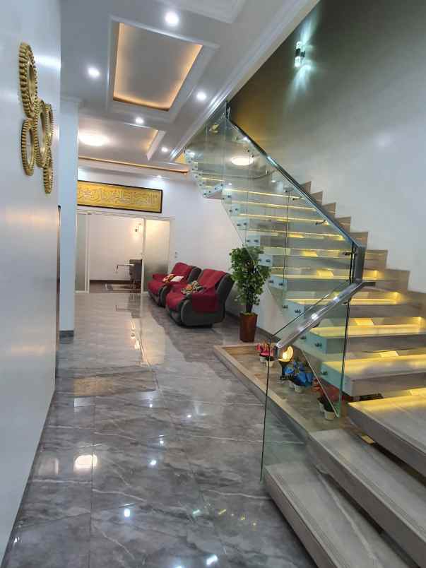 dijual rumah jl keputih tegal