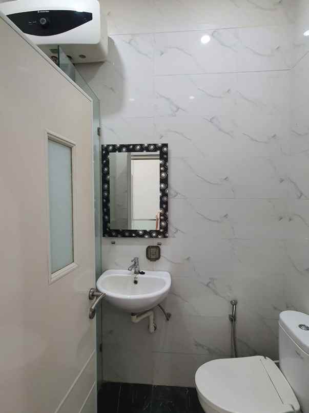 dijual rumah jl keputih tegal