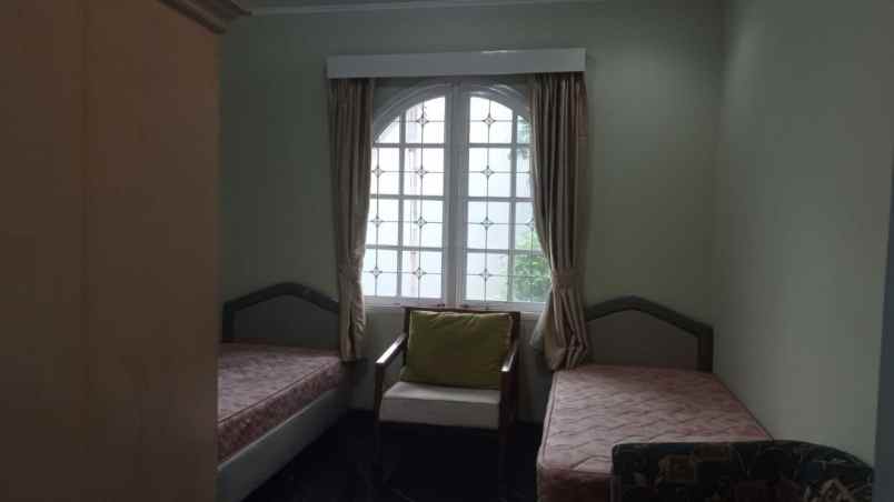 dijual rumah jl lapangan tembak cibubur