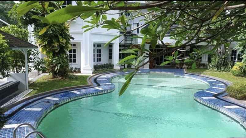 dijual rumah jl lapangan tembak cibubur