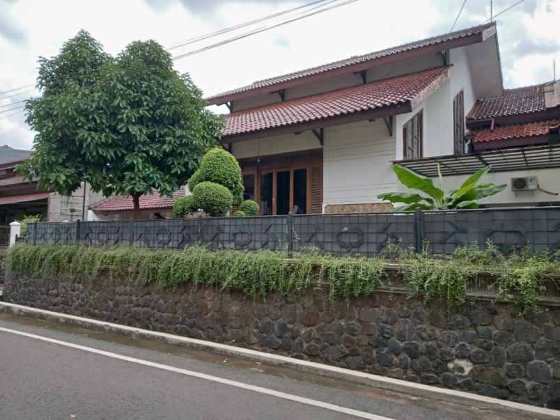 dijual rumah jl laut arafuru kav al