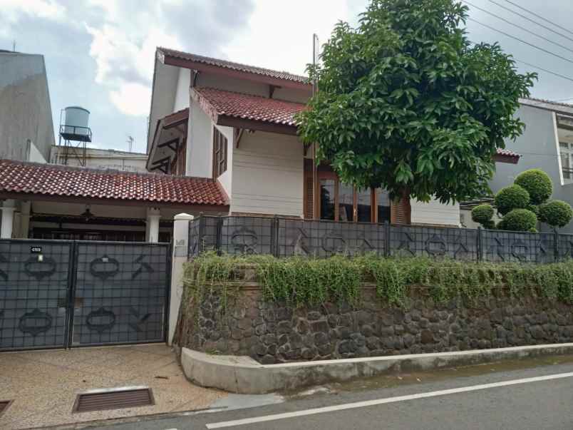 dijual rumah jl laut arafuru kav al