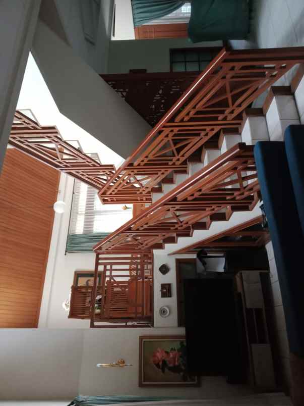 dijual rumah jl laut arafuru kav al