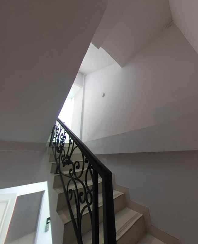 dijual rumah jl lebak bulus cilandak