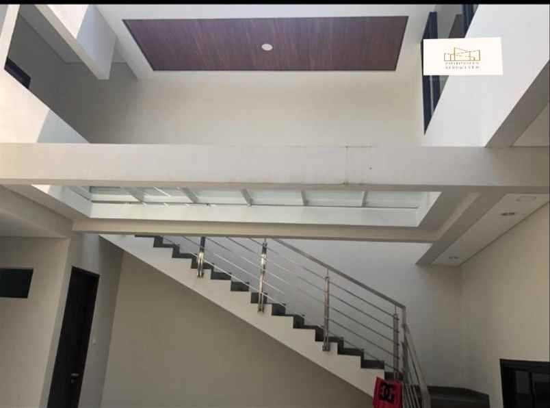 dijual rumah jl lengkong