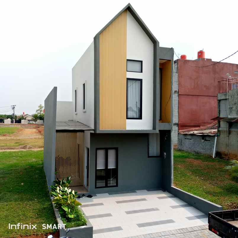 dijual rumah jl lkr selatan suradita