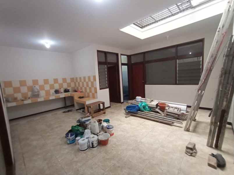 dijual rumah jl melong asih