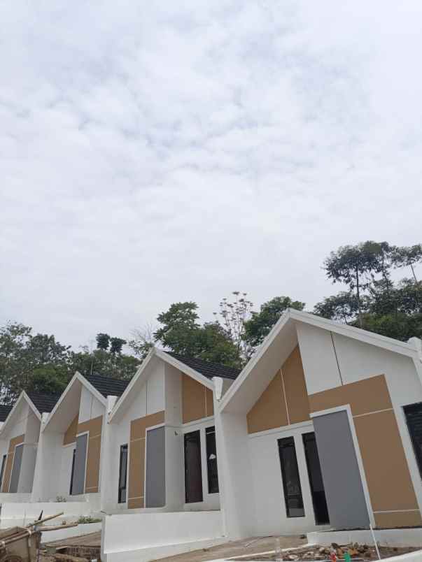 dijual rumah jl merkar bakti parakanmuncang